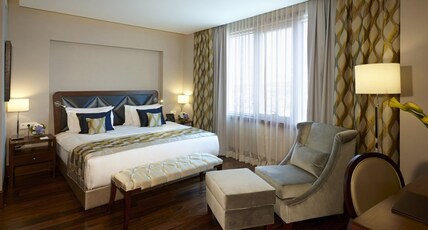 Crowne Plaza ISTANBUL - ORYAPARK Room Type - 1  Bedroom Suite Single Sofa Bed