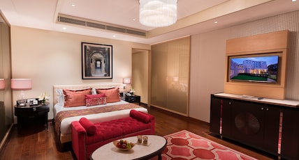 Taj Santacruz, Mumbai Room Type - Taj Club Room City View King Bed with Breakfast, High-Tea and Evening Cocktail Hours Taj Santacruz, Mumbai Room Type - Taj Club Room City View King Bed with Breakfast, High-Tea and Evening Cocktail Hours