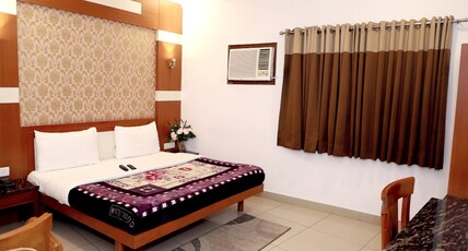 Airport Hotel Terminal 1 View Room Type - Deluxe