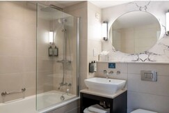 London Chigwell Prince Regent Hotel, BW Signature Collection