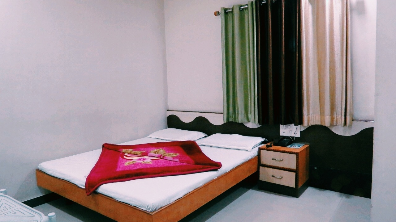 Hotel Shiv inn - Tap to explore photos