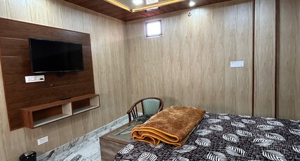 WANDER INN HOME STAY Room Type - Room no 102
