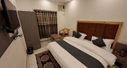 Maa Shanti Residence Room Type - Super-Delux room with Hill side view