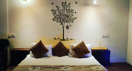 HOTEL MUKKI Room Type - COUPLE ROOM