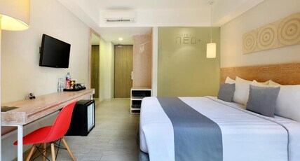 Hotel NEO Plus Kuta - Legian by ASTON Room Type - Deluxe Pool Access Room Hotel NEO Plus Kuta - Legian by ASTON Room Type - Deluxe Pool Access Room