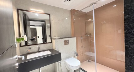 Hotel Amyra Room Type - Deluxe Room