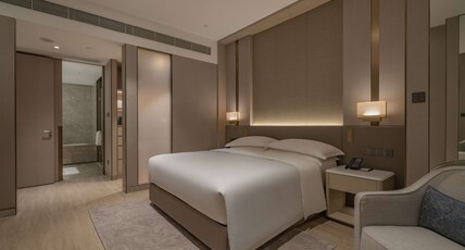 DoubleTree by Hilton Shenzhen Nanshan Hotel & Residences Room Type - KING 1BEDRM DLX APARTMENT