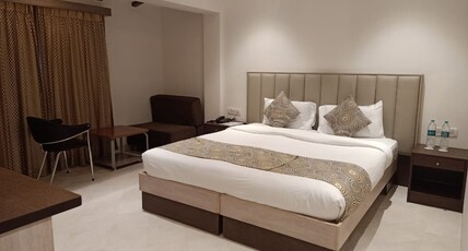 Meritas Crystal Resort Room Type - Deluxe Room ( Windsor Wing )