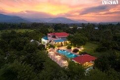 StayVista at Bayleaf Villa