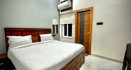 AG Saryu Stay | The Premium Stay Room Type - Deluxe Double Room 5