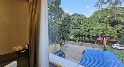 HOTEL CROWN VISTA Room Type - Suite Room