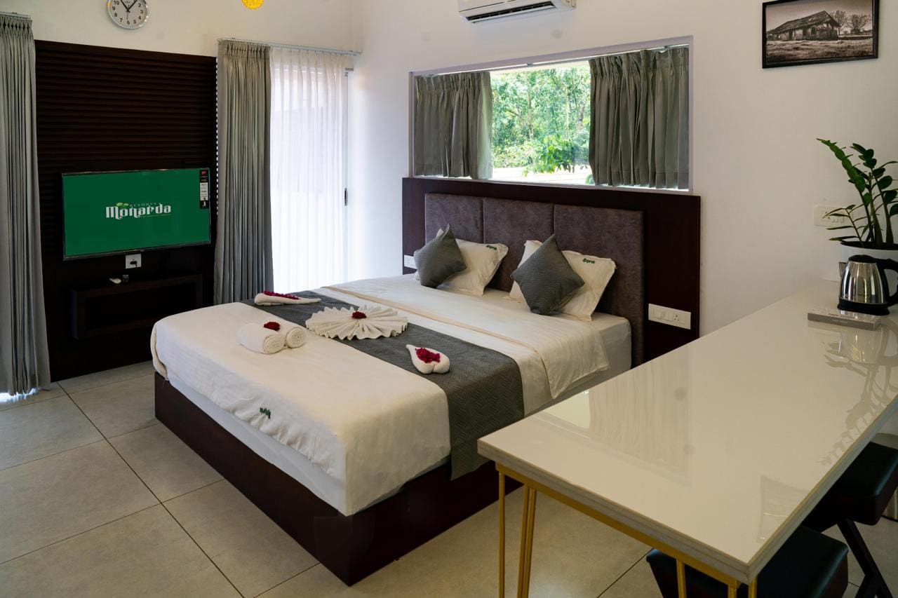 MonardaResort - Tap to explore photos