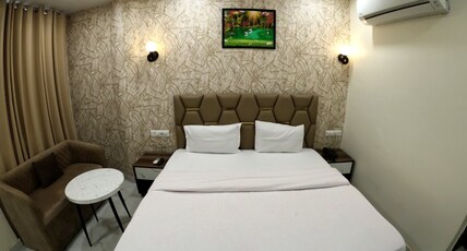 HOTEL SHEELA STAYS Room Type - Classic Room