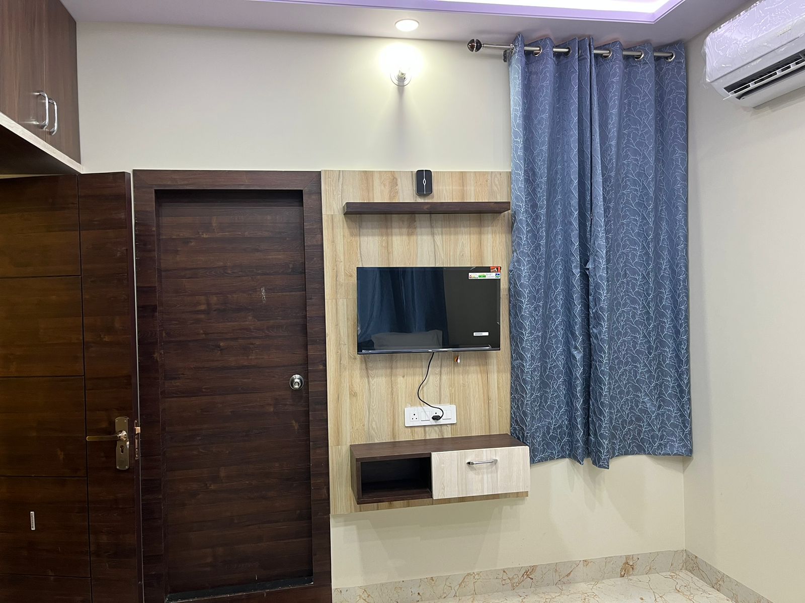 Hotel    Ramas - Tap to explore photos