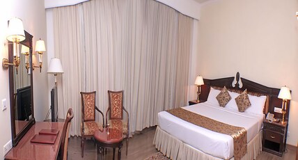 Holiday Regency Hotel Room Type - Deluxe Room with City View