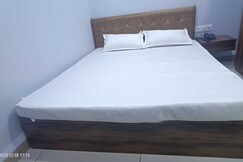 Hotel O Super Corridor