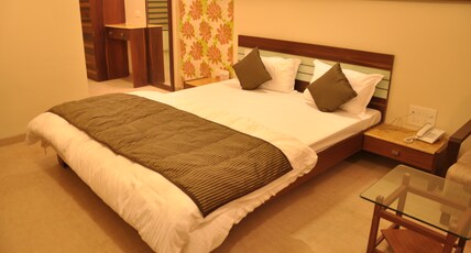 Rishab Club & Resort Room Type - Deluxe Room