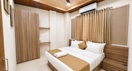 Hotel Aventus Suites Indore Room Type - Suite with Balcony