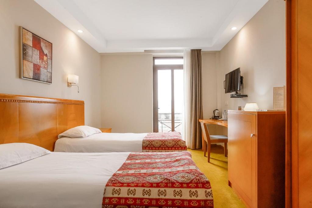 Urban Boutique Hotels - Tap to explore photos