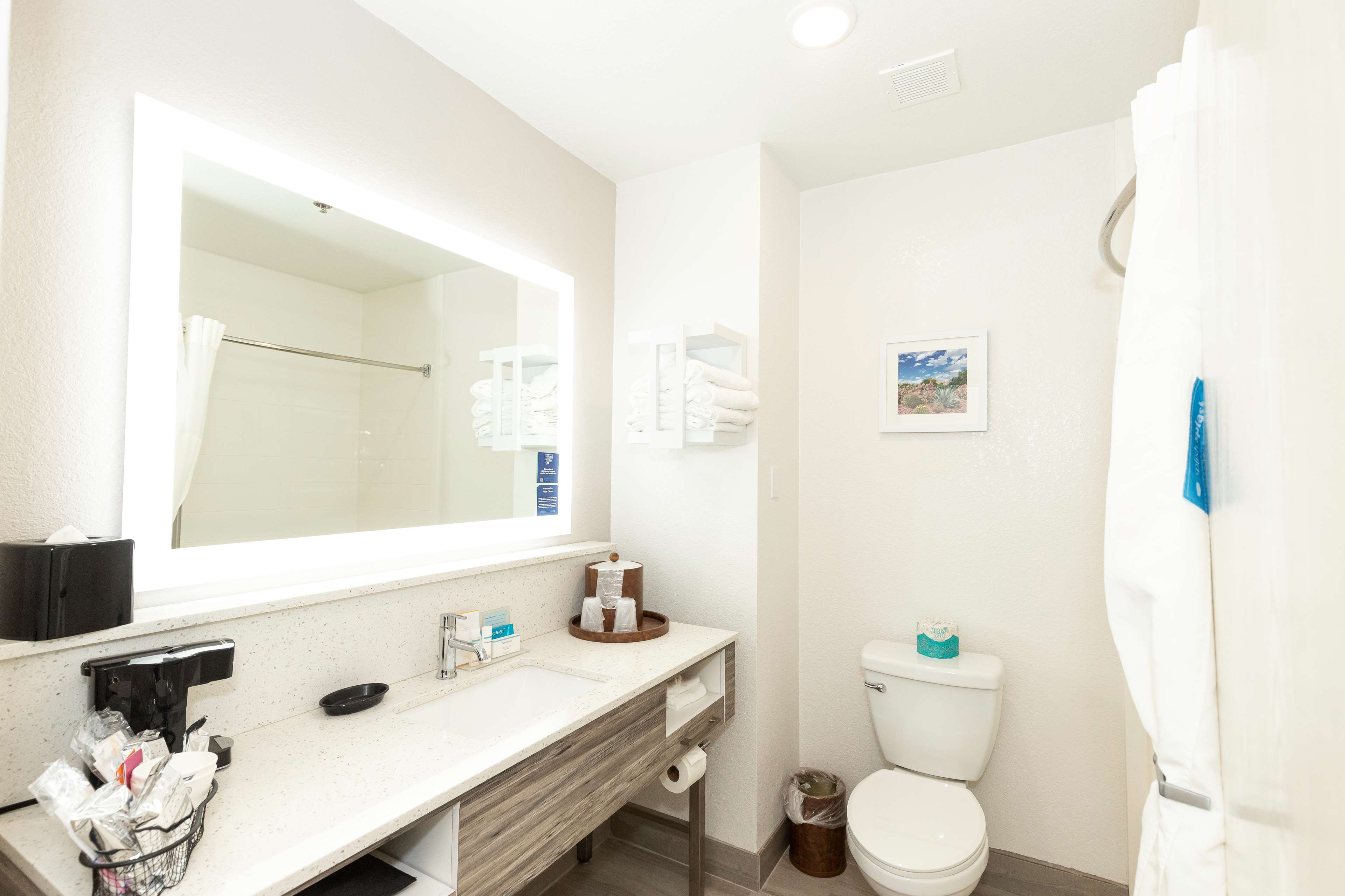 Hampton Inn Kerrville - Tap to explore photos