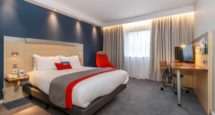 Holiday Inn Express BIRMINGHAM - WALSALL  Room Type - 1 Double Standard with Free Hot Breakfast