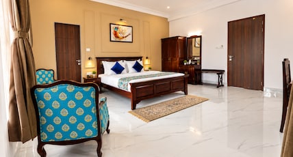 Revaas Pure Veg Lake View Hotel Room Type - Heritage Double l Free Pick Up (Train Or Bus Station - 8AM-8PM) l Welcome Drink l Food Discount Revaas Pure Veg Lake View Hotel Room Type - Heritage Double l Free Pick Up (Train Or Bus Station - 8AM-8PM) l Welcome Drink l Food Discount