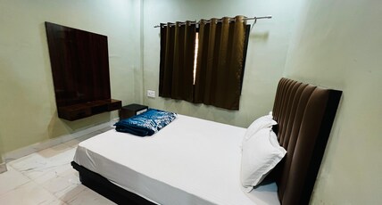 Hotel Blue Star Room Type - Deluxe Suite Room