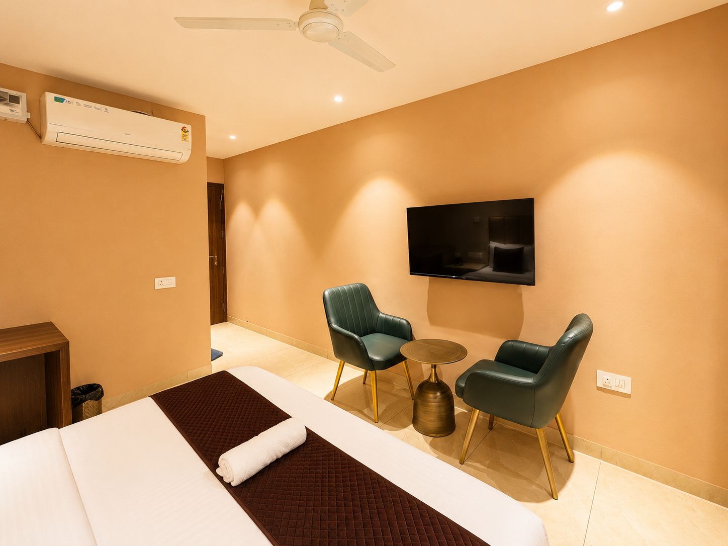 Hotel Supreme Regency1 - Tap to explore photos