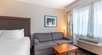 Best Western Plus University Park Inn & Suites Room Type - 2 Queen Beds, Non-Smoking, Pet Friendly Room, Family Room, Sofabed, Microwave And Refrigerator, Full Best Western Plus University Park Inn & Suites Room Type - 2 Queen Beds, Non-Smoking, Pet Friendly Room, Family Room, Sofabed, Microwave And Refrigerator, Full