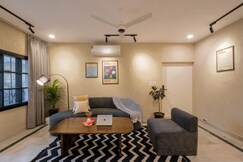 Ultra Luxurious 3 BHK Apartment | Walk to Taj Mahal