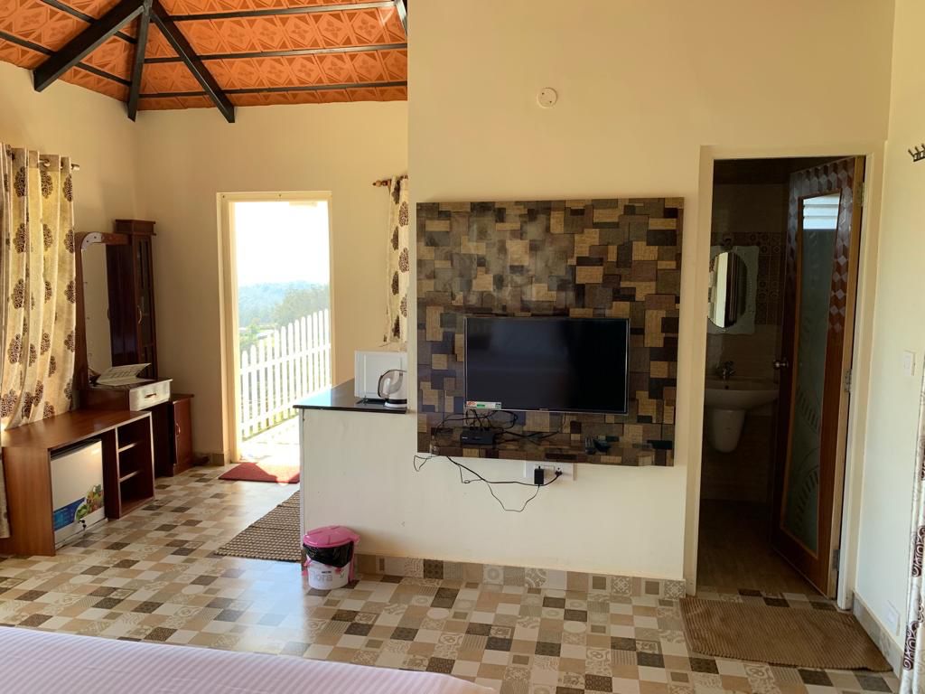 DE AMOR - Tap to explore photos