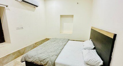 Hotel Suraj Haveli Room Type - Double Bed Room with Lake View
