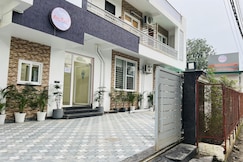 Live Free Hostel | Rooms & Dorms