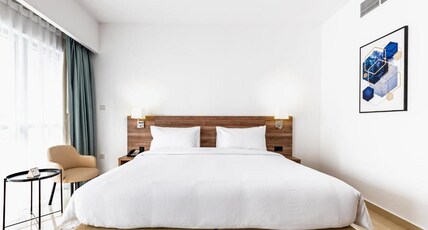 Pyramisa Apartments Hotel Dubai Room Type - Deluxe Studio King Room