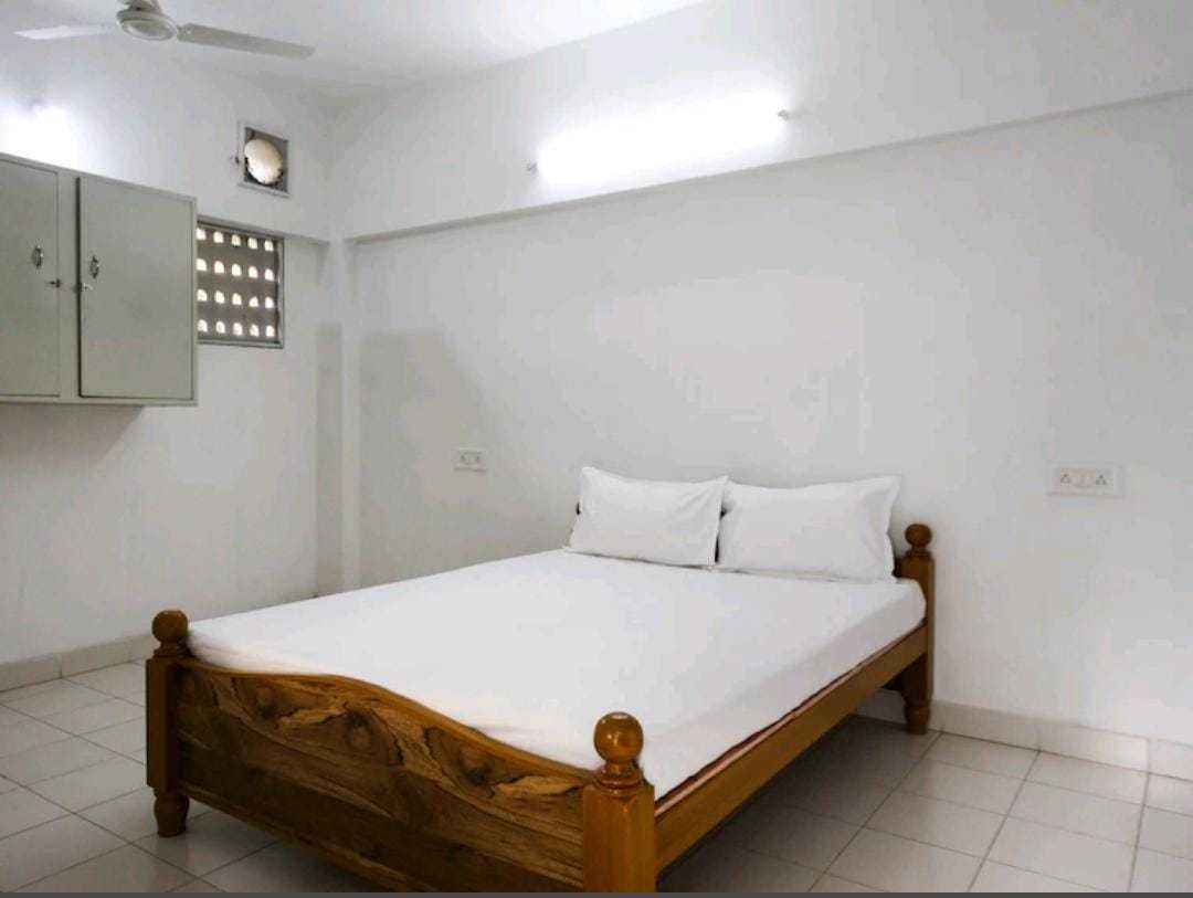 Hotel O SHAPPY INN - Tap to explore photos