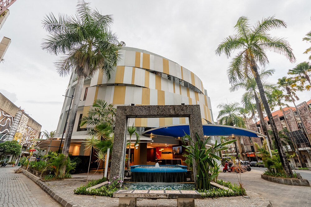 Everyday Hotel Kuta Central - Tap to explore photos