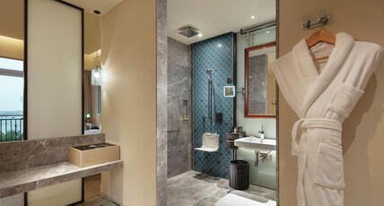 Hilton Dalian Golden Pebble Beach Resort Room Type - KING ACCESSIBLE ROOM
