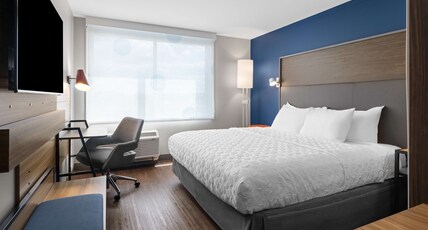 Tru by Hilton Wisconsin Dells Room Type - 1 KING BED