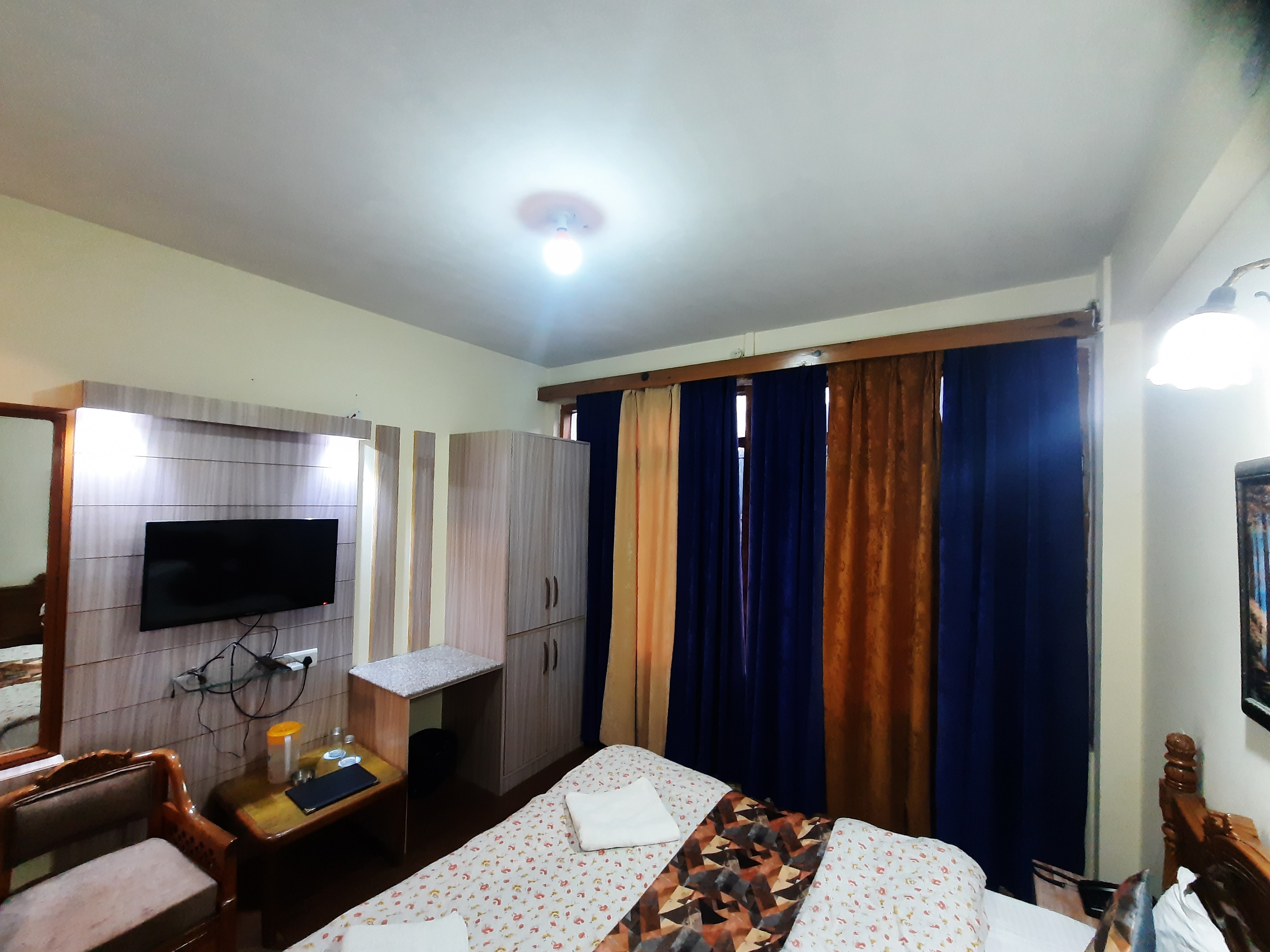 HOTEL SWEET HOME (5 MINS. AWAY FROM MALL ROAD) - Tap to explore photos