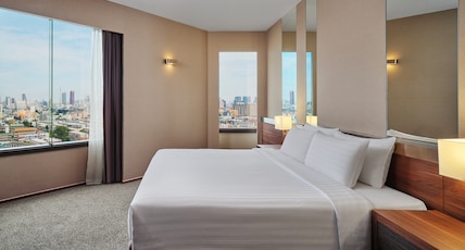 Jubilee Prestige Hotel Ratchadapisek Room Type - Executive Suite, Executive lounge access, 1 Bedroom Suite, 1 King, City view Jubilee Prestige Hotel Ratchadapisek Room Type - Executive Suite, Executive lounge access, 1 Bedroom Suite, 1 King, City view