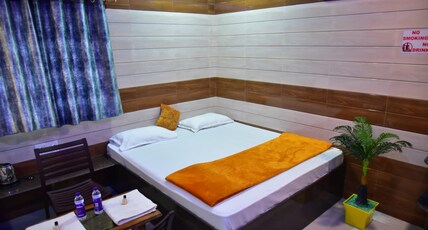 HOTEL UDAY RESIDENCY Room Type - DOUBLE BED PREMIUM WITH AC