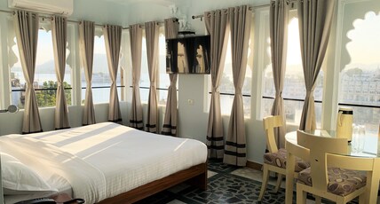 Hotel The Tiger at Lake Pichola Room Type - Super Deluxe Family Lake View Room