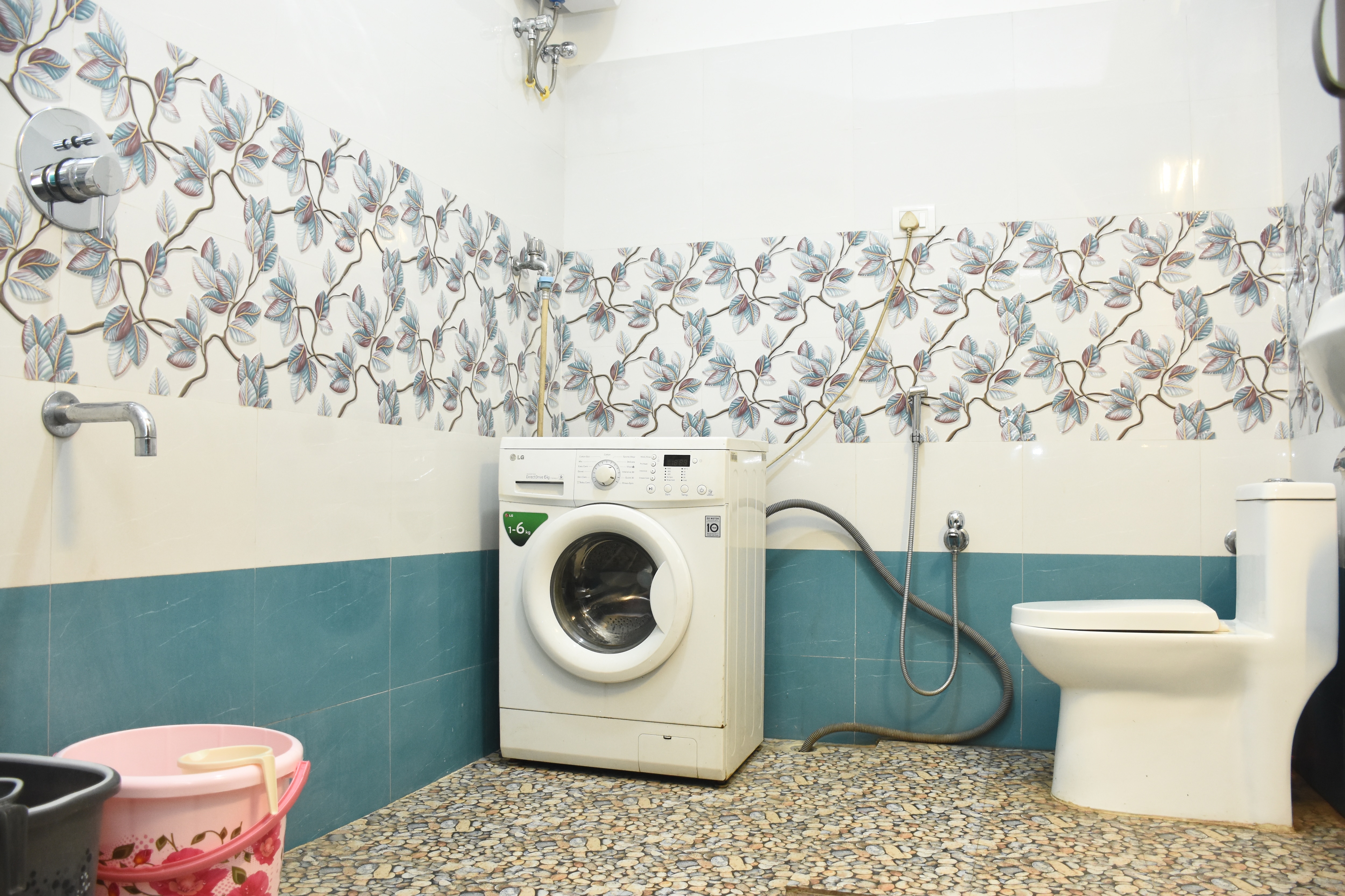 ABC Midtown Home - 1BHK with AC bedroom & kitchen - Tap to explore photos
