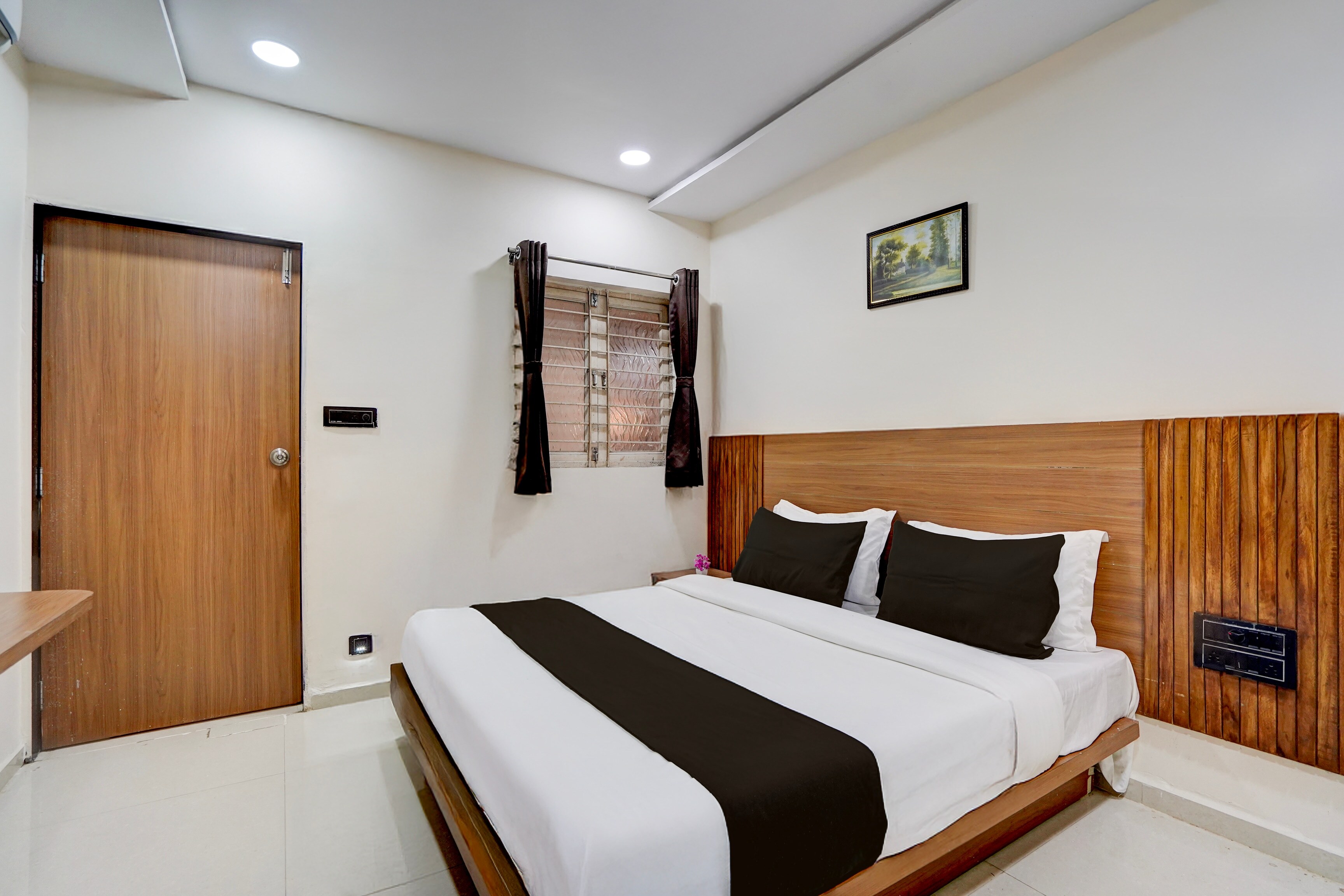 SPOT ON Hotel Konark - Tap to explore photos