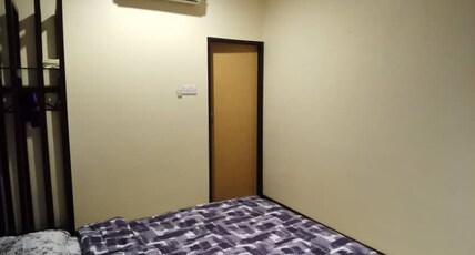 Hotel O Pavilion Inn Hotel Room Type - Deluxe King