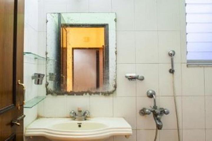 Hotel Dolphin - Tap to explore photos