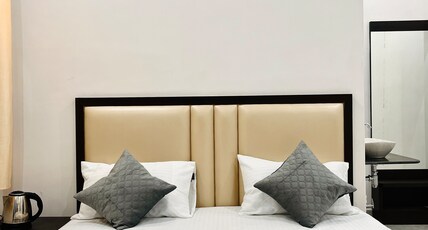 Dhaneshwari Homestay Room Type - Deluxe Double Bedroom