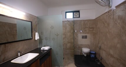 Shanti Seva Dham - Vrindavan Room Type - Dham Suite