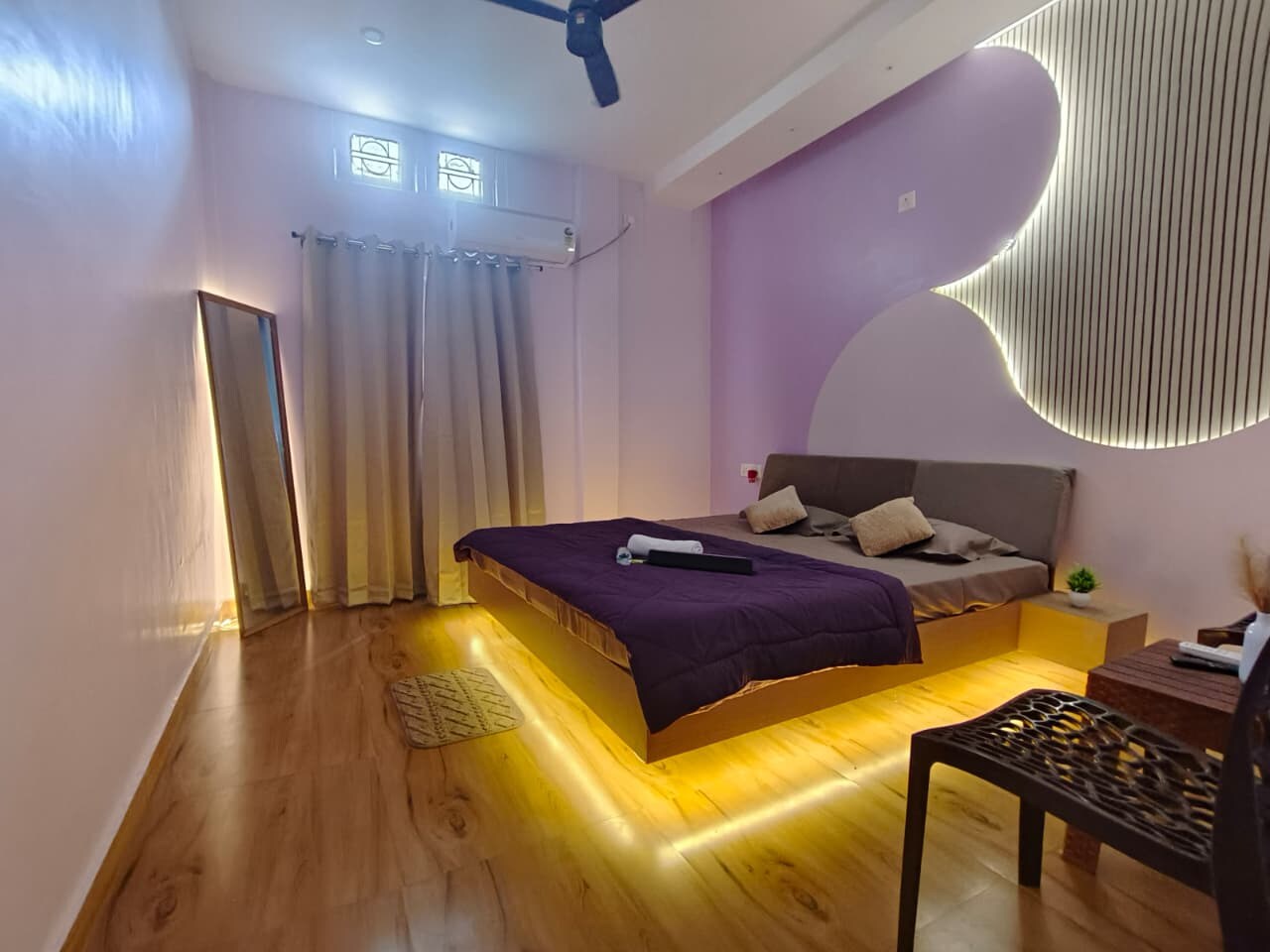 Maple Leaf Homestay TV Center - Tap to explore photos