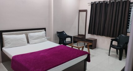 HOTEL VRINDAVAN INN Room Type - Deluxe Room